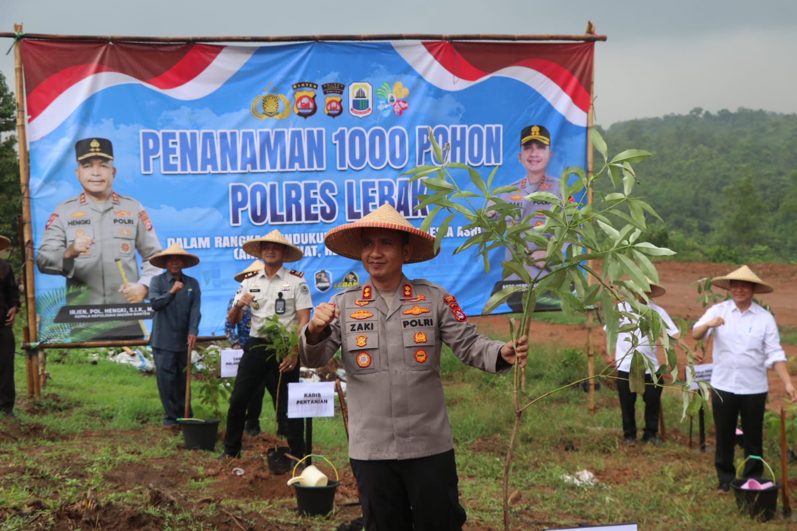 Kapolres Lebak Dampingi Kapolda Banten Penanaman 1.000 Pohon dan Resmikan Jembatan Merah Putih Presisi