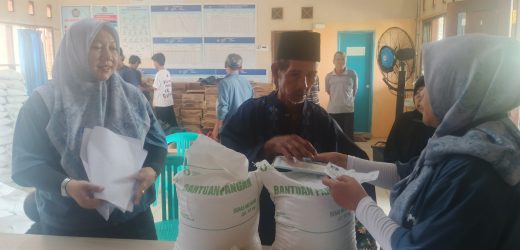 Penyaluran Beras Bantuan dari Kementrian Pangan Nasional melalui Pemerintah Desa Aweh