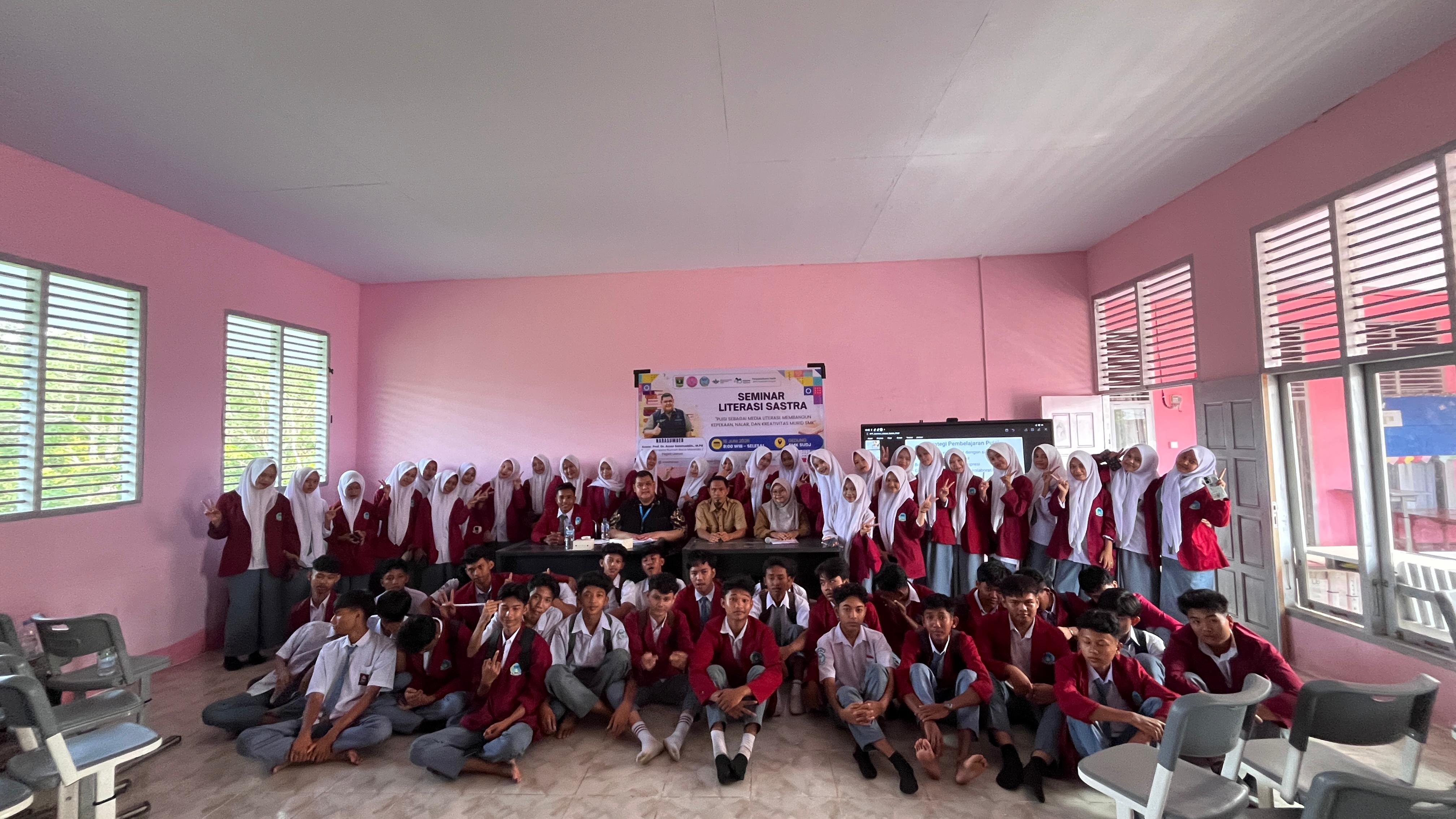 RELIMA Perpusnas RI Lokus Dharmasraya Goes to School: 75 Siswa SMK Start Up Dara Jingga Ikuti Seminar Literasi Sastra