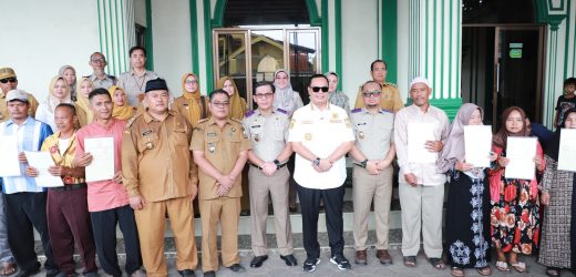 Negara Hadir hingga Pintu Rumah, Sertipikat PTSL Selesai, Langsung Diantar ke Rumah Warga