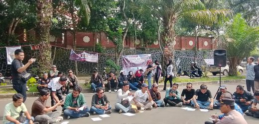 Aliansi Relawan Pendidikan Kepung Dindikbud Banten, Soroti SPMB 2026 dan program Sekolah Gratis